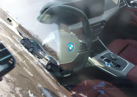 2025 BMW I4 Gran Coupe xDrive40 z USA, uszkodzony, nr VIN WBY43HD09SFU68261